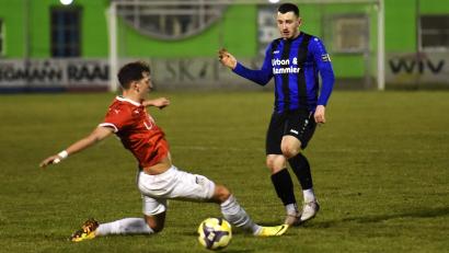 Bild: Gerhard Büttner
Patryk Bytomski (rechts) und seine Teamkollegen von der SpVgg SV Weiden wollen am Dienstagabend gegen Eintracht Bamberg nachlegen.