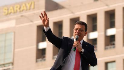 Bild: Emrah Gurel/AP/dpa
Ekrem Imamoglu gilt als Hoffnungsträger der türkischen Opposition. (Archivbild)