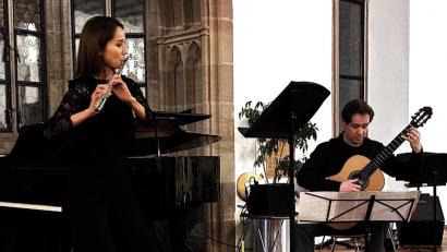 Archivbild: Manuel De Pellegrini Pianezze/exb
Mit dem traditionellen Lehrerkonzert (hier Sayuri Hattori und Andreas Fischer) präsentieren die Dozentinnen und Dozenten der SMS Sulzbach-Rosenberg die Vielfalt der Musik in ihren schönsten Facetten.