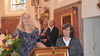 Bild: Wolfgang Schöpf
Susanne Lindner (links) führt künftig die Gemeinde Gebenbach. Sie ist auch als Kirchenpflegerin bekannt.