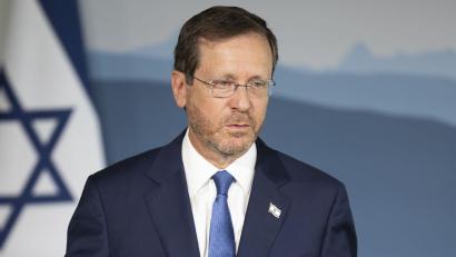 Bild: Peter Klaunzer/Keystone/dpa
Herzog verteidigt die Angriffe auf iranische Öldepots. (Archivbild)