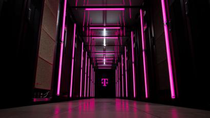 Bild: Sven Hoppe/dpa
In München wurde kürzlich eine KI-Fabrik eröffnet, nun ist eine weitere im Allgäu geplant. (Symbolbild)