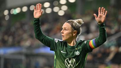 Bild: Swen Pförtner/dpa
Wer will nach Köln fahren? Svenja Huth steht mit dem VfL Wolfsburg schon mal im Halbfinale. (Archivbild)