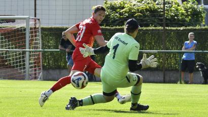 Bild: Hubert Ziegler
Abschiedstanz: Simon Madl (links) ist der Dauerbrenner beim SV Hahnbach. Ab dem Sommer geht er allerdings für den SV Hahnbach auf Torejagd.