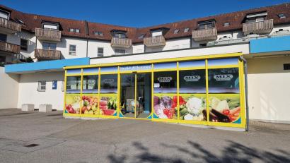 Bild: Thomas Dobler
Der Mix-Markt an der Ettmannsdorfer Straße in Schwandorf (gegenüber Naab-Parkhaus) ist seit einiger Zeit geschlossen. Die Lebensmittel-Einzelhandelskette Mix-Markt hat sich auf den Verkauf osteuropäischer Produkte spezialisiert und gehört darin deutschlandweit zu den Marktführern.