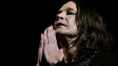 Bild: Roni Rekomaa/Lehtikuva/dpa
Ozzy Osbourne starb im Juli 2025 kurz nach seinem Bühnencomeback. (Archivbild)