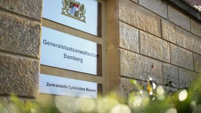 Bild: Nicolas Armer/dpa
Die Zentralstelle Cybercrime ermittelte nach einem Hinweis aus den USA durch das National Center for Missing & Exploited Children (NCMEC). (Symbolbild)