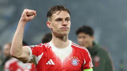 Bild: Jan Woitas/dpa
Kimmich feiert den Sieg - und fehlt im Rückspiel gesperrt.