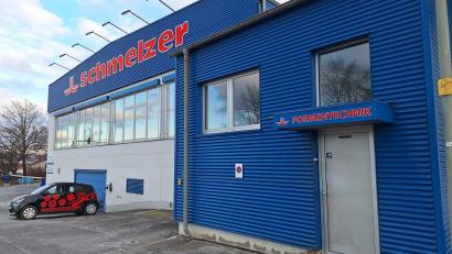 Bild: Alexandra Hautmann
Die lange Unternehmensgeschichte der Firma Schmelzer in Waldershof ist nicht zu Ende. Jetzt ist die Bahn frei für einen Neuanfang unter alter Führung.