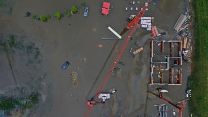 Bild: Karl-Josef Hildenbrand/dpa
In Offingen standen im Juni 2024 große Flächen unter Wasser. (Archivbild)