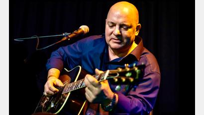 Bild: Marty Hall/exb
Der Bluesgitarrist Marty Hall kommt ins Kunsthaus Waldsassen.