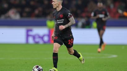 Bild: Rolf Vennenbernd/dpa
Bei Bayer Leverkusen schmerzlich vermisst: Alejandro Grimaldo ist am Samstag im Spiel gegen Bayern München gelbgesperrt (Archivbild).