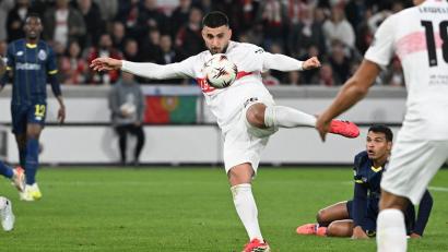 Bild: Marijan Murat/dpa
Deniz Undav schoss das 1:2 - und ärgerte sich mächtig über die Provokationen des FC Porto.