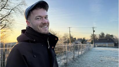 Bild: Hautmann
Glücklich im Garten zu jeder Jahreszeit: Matthias Hautmann aus Warmersdorf (Landkreis Schwandorf) hat sich 2022 beruflich verändert und als Permakultur-Designer selbstständig gemacht.