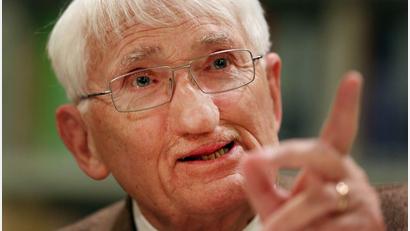 Bild: Martin Gerten/dpa
Habermas war für Bayerns Wissenschaftsminister Blume eine „intellektuelle Instanz“. (Archivbild)