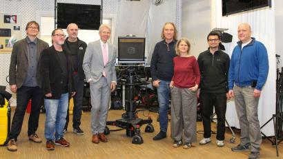 Bild: OTH Amberg-Weiden
Die Medienwerkstatt Franken wird innovativer Lern-Ort der OTH Amberg-Weiden. Die Filmemacher aus Nürnberg besichtigten das Filmstudio der OTH Amberg-Weiden.