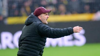 Bild: Bernd Thissen/dpa
Augsburgs Trainer Manuel Baum war mit seiner Mannschaft in Dortmund gar nicht zufrieden.
