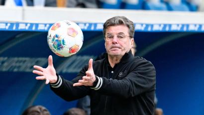 Bild: Uwe Anspach/dpa
Dieter Hecking war mit dem Punktgewinn zufrieden.