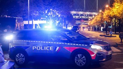 Archivbild: Christoph Reichwein/dpa
Bei einem Streit soll ein 13-Jähriger in Nizza seine Mutter mit einem Hammer erschlagen haben.