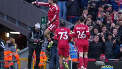 Bild: Jon Super/AP/dpa
Der frühere Leipziger Dominik Szoboszlai erzielte das Tor für Liverpool per Freistoß.