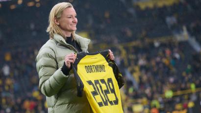 Bild: Bernd Thissen/dpa
Heja, BVB! Alexandra Popp wechselt im Sommer von Wolfsburg nach Dortmund.