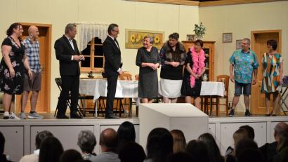 Bild: Wolfgang Benkhardt
Der Theaterverein Erbendorf begeisterte das Publikum mit dem Stück "Junggesellenabschied".