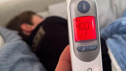 Bild: Julian Stratenschulte/dpa
Offiziell ist die Grippewelle in Bayern nun beendet - es gab weniger Fälle. (Symbolbild)