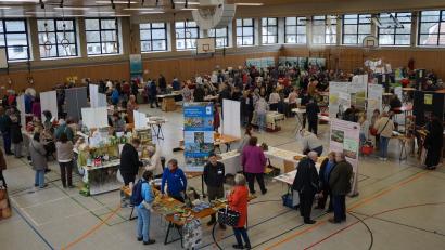 Bild: wel
Vor den Ständen herrschte zum Teil dichtes Gedränge.