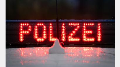 Symbolbild: Soeren Stache/dpa
In Weiden wurden zwei geparkte BMWs bei Unfallfluchten beschädigt. Die Polizei bittet um Hinweise von Zeugen.