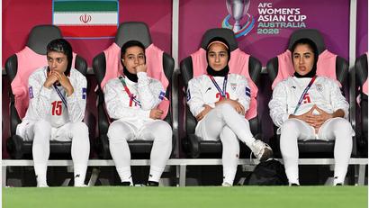 Bild: Dave Hunt/AAP/dpa
Mittlerweile sind fünf Fußballerinnen aus dem Iran trotz Asyls aus Australien abgereist. (Archivfoto)