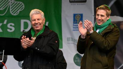 Bild: Felix Hörhager/dpa
Reiter und Krause am Wochenende beim St. Patrick's Day in München.