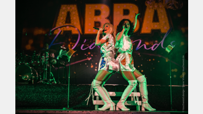 Bild: Steve Vivash
Abba Diamonds begeistern mit Musik aus den 70ern und 80ern.
