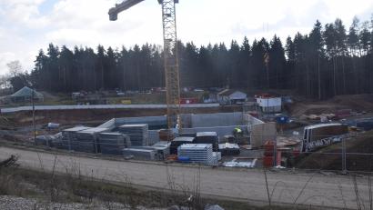 Bild: fz
Für die laufende Sanierung der Kläranlage sind für heuer 7,8 Millionen Euro angesetzt. Aber auch vier Millionen Verbesserungsbeiträge von den Bürgern, wenn sich der Marktgemeinderat hierfür entscheidet.