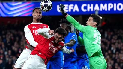 Bild: Bradley Collyer/PA Wire/dpa
Janis Blaswich hielt Bayer Leverkusen mit seinen Paraden gegen Arsenal lange im Spiel.