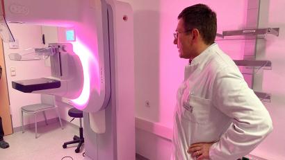 Bild: ass
Hochauflösende Untersuchungsgeräte, wie hier die neue Mammographie im Amberger Klinikum, sind an sich ein großer Segen. Sie können aber auch zu medizinischer Überdiagnose führen, wie es jetzt bei den Erlanger Unitagen hieß.