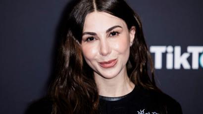 Bild: Christoph Soeder/dpa
In den sozialen Netzwerken wird die Mutter Emi Arpa gerade angefeindet. (Archivbild)