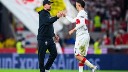 Bild: Tom Weller/dpa
Sebastian Hoeneß und Bilal El Khannouss vom VfB Stuttgart (Archivfoto)