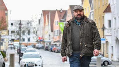 Archivbild: Petra Hartl
Dieses Foto entstand im Februar 2024. Stefan Frank hatte damals seine erste Wahl knapp gewonnen und sich mit Oberpfalz-Medien getroffen. Im Interview erklärte er, wie er als Bürgermeister die Stadt regieren möchte.