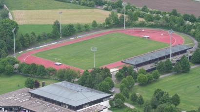 Bild: Hirsch
Das Schwandorfer Sepp-Simon-Stadion ist in die Jahre gekommen und muss dringend saniert werden.