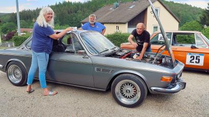 Archivbild: bsc
AC-Vorsitzender Stefan Schmalzreich (Mitte) freut sich zusammen mit seiner Stellvertreterin Jaqueline Dziajlo (links) und deren Ehemann Claus Dziajlo (rechts) auf das 40-jährige Vereinsjubiläum.