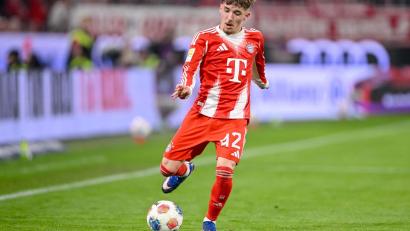 Bild: Harry Langer/dpa
Darf womöglich bald auch das DFB-Trikot tragen: Bayerns Jungstar Lennart Karl. (Archivbild)