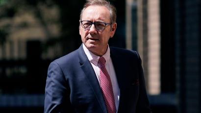 Bild: Alberto Pezzali/AP/dpa
Kevin Spacey wurde erneut mit Vorwürfen konfrontiert. (Archivbild)