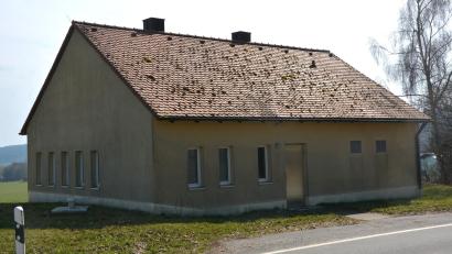 Bild: jr
Im kommenden Jahr wird vom Pumphaus in Groppenheim (Bild) eine neue Wasserleitung zum Hochbehälter "Lehenbühl" gebaut.