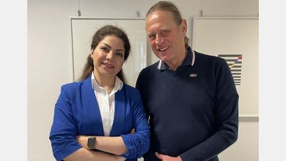 Bild: Dr. Heino Arnold
Dr. (univ) Hadimeh Saberi leitet die Orthopädie-Praxis in Waldsassen. Initiiert hat die Neueröffnung Dr. Heino Arnold. Er ist langjähriger Leiter des Orthopädie-Zentrums in Rehau.