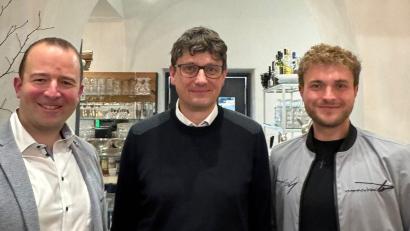 Bild: Michael Forster/exb
Wichtig ist dem neuen Vorstand des MWV mit Vorsitzendem Michael Forster (links) und Daniel Schmucker (rechts) eine enge Zusammenarbeit mit der Stadt. Mit dem neugewählten Bürgermeister Uli Münchmeier (Mitte) haben sich die Vorsitzenden bereits abgesprochen.