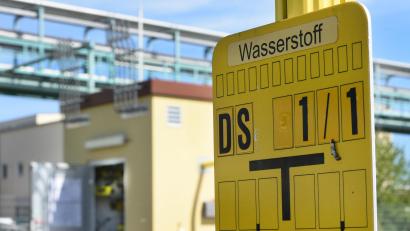 Symbolbild: Waltraud Grubitzsch/dpa
2032 sollen insgesamt 1050 Kilometer Wasserstoff-Leitungen durch ganz Bayern führen. Auch die Oberpfalz sollen die Leitungen kreuzen.