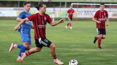 Bild: Dieter Jäschke
David Bezdicka erzielte in 23 Spielen für den SC Luhe Wildenau bereits 18 Tore. Gegen den FC Dingolfing soll's so weitergehen.