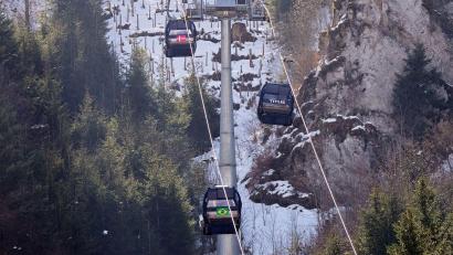 Bild: Urs Flueeler/KEYSTONE/dpa
Das Unfallgebiet in der Schweiz liegt auf rund 2.000 Metern Höhe.