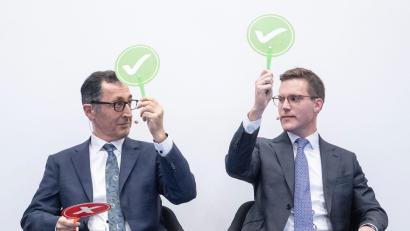 Bild: Marijan Murat/dpa
Grünes Licht für Verhandlungen: Grünen-Politiker Cem Özdemir hat die CDU von Manuel Hagel zu offiziellen Gesprächen über eine Regierungszusammenarbeit eingeladen. (Archivbild)