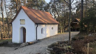 Bild: wro
Neben der Berghütte (hinten) soll die neue Picknick-Station Platz finden.